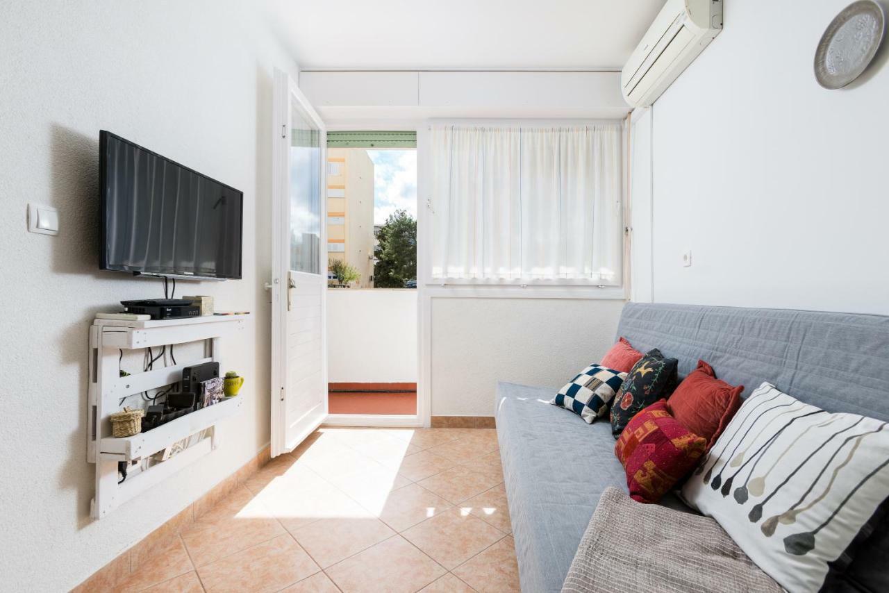 Apartment Romana With A Spacious Terrace Split Exteriör bild